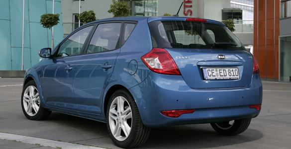 Kia 1.6 (2009) crdi Cee'd 3/4 Trasera Kia 1.6 (2009) crdi Cee'd 3/4 Trasera