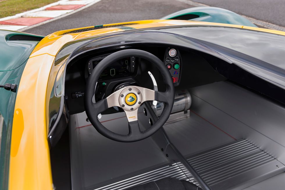 Lotus 3-Eleven, interior