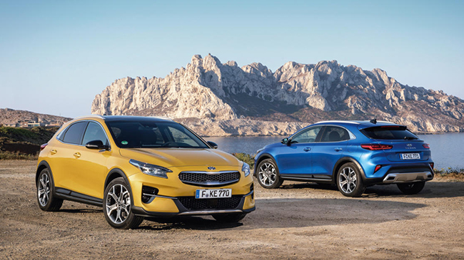 Kia XCeed 2020 amarillo y azul
